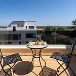 Mediterranee Apartment *